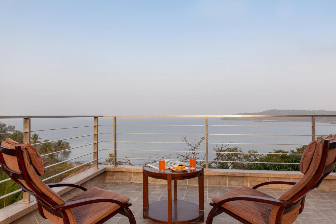 The Blue Horizon By Stayvista - Featuring A Beach-View Villa With A Swimming Pool, Indoor Games, And A Relaxing Balcony Alībāg Zewnętrze zdjęcie